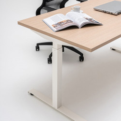 Bureau réglable en hauteur ergonomique