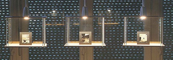 Vitrines d'exposition: vitrines pour exposer, mobilier d'accueil - Concept Bureau