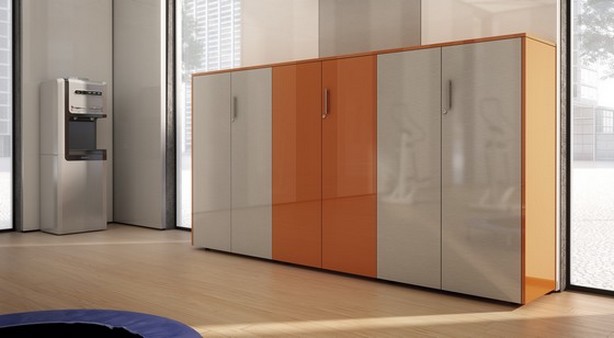 armoire de rangement orange et gris aluminium