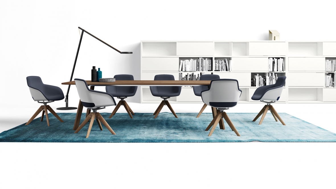table de reunion avec des chaises en piétement bois