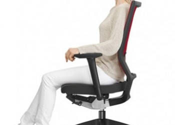 De mauvaises postures évitées au travail grâce au mobilier ergonomique